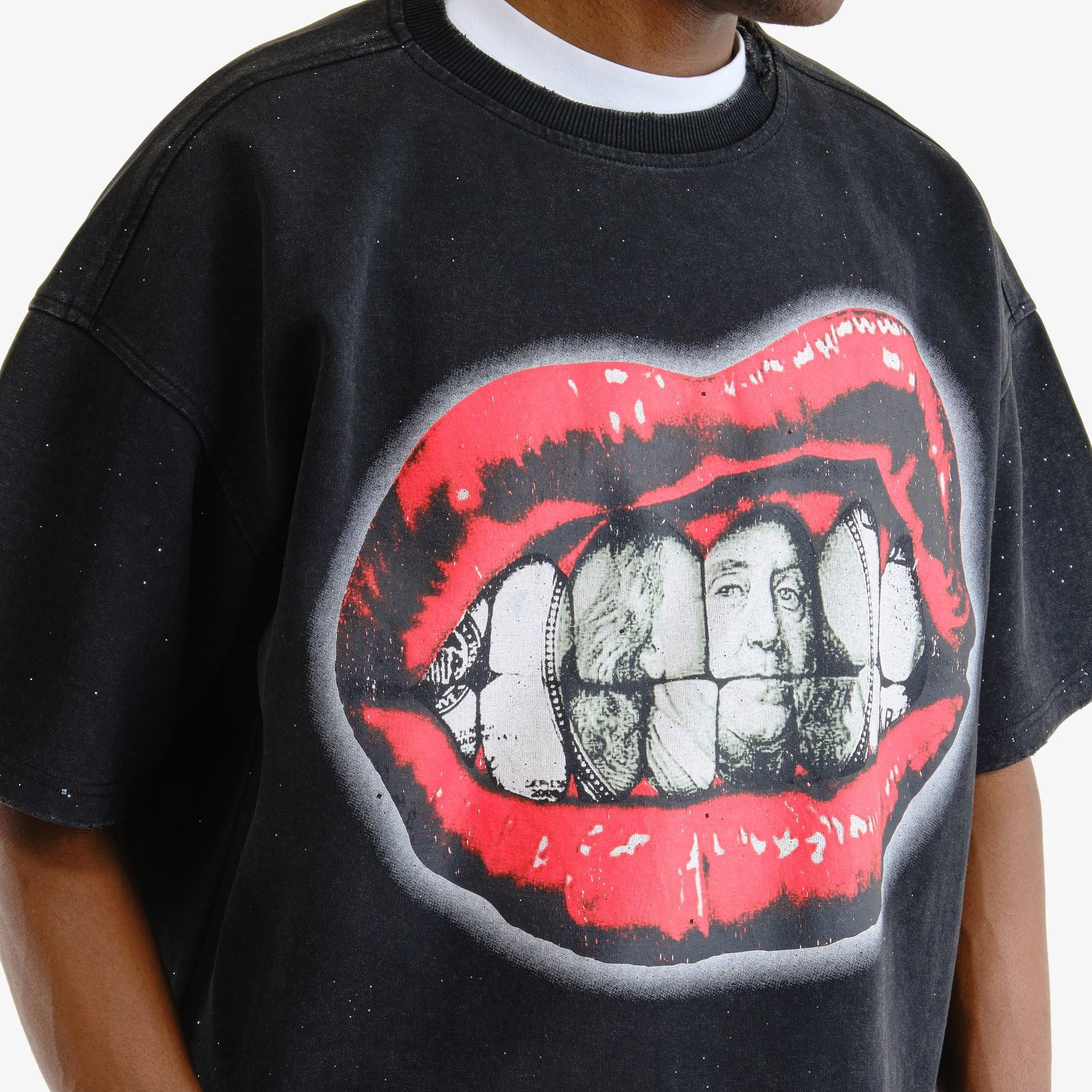 Men's Copper Rivet Money Doesn't Grow On Trees T-Shirt Black