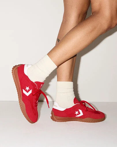 Unisex Converse Run Star Trainer Shoes Red / White / Honey