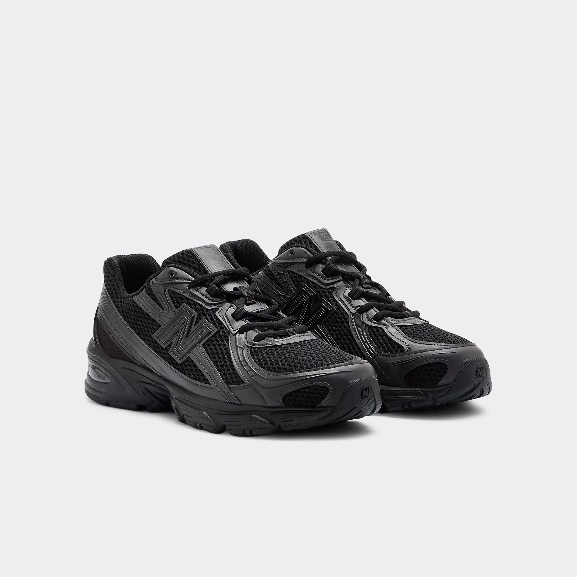 Men's New Balance 740 Shoes Black / Black Cement