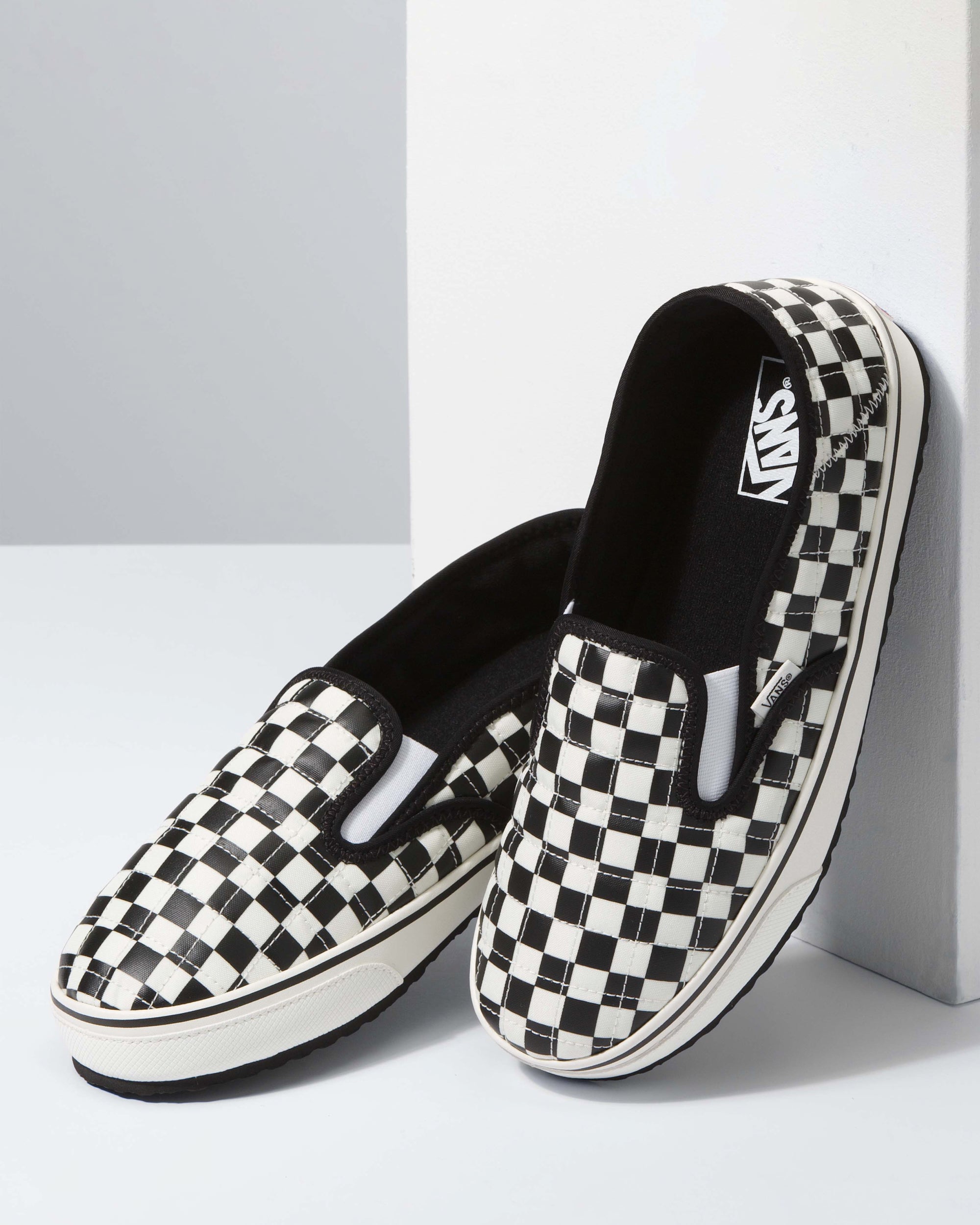 Men's Vans Slip-Er 2 Checkerboard Shoes Black / White