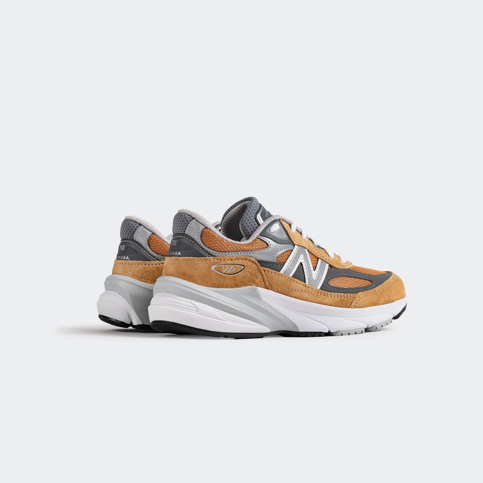 Unisex New Balance Made in USA 990v6 Shoes Workwear with Grey