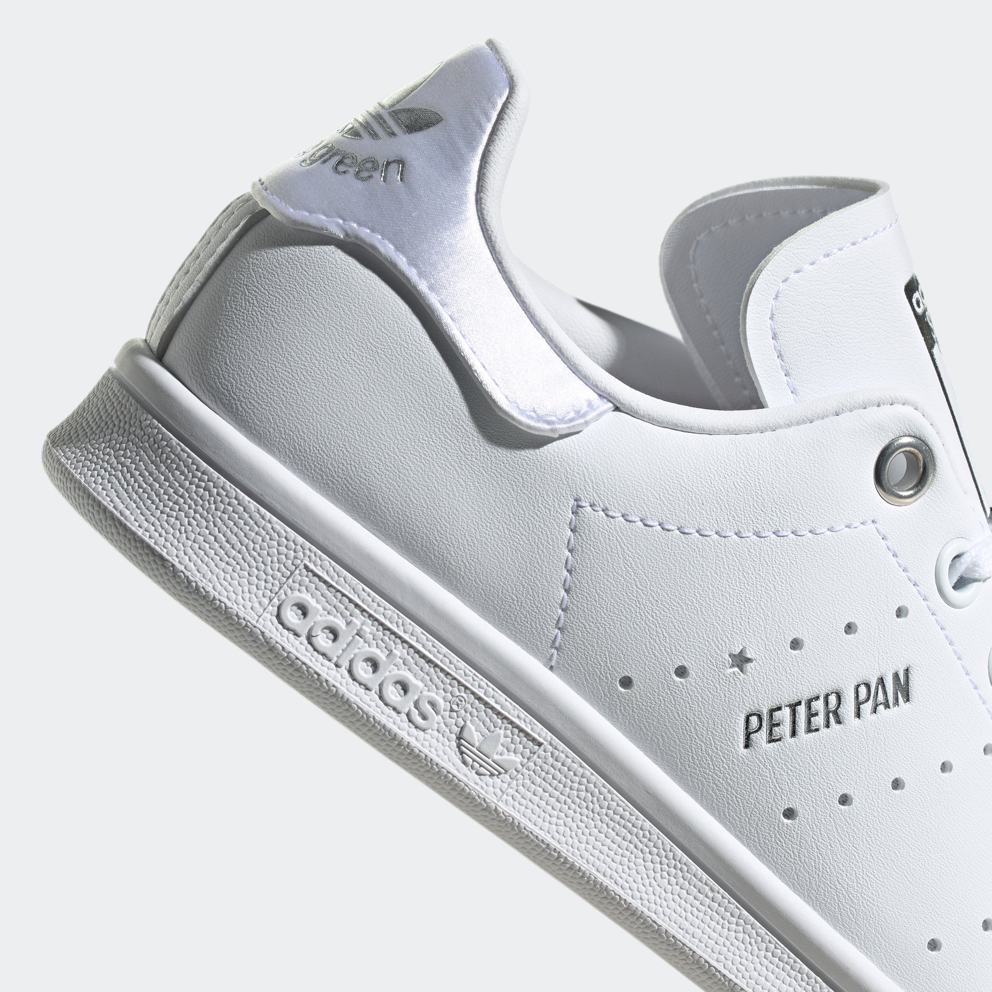 Big Kids’ adidas Originals Peter Pan & Tinker Bell Stan Smith Shoes