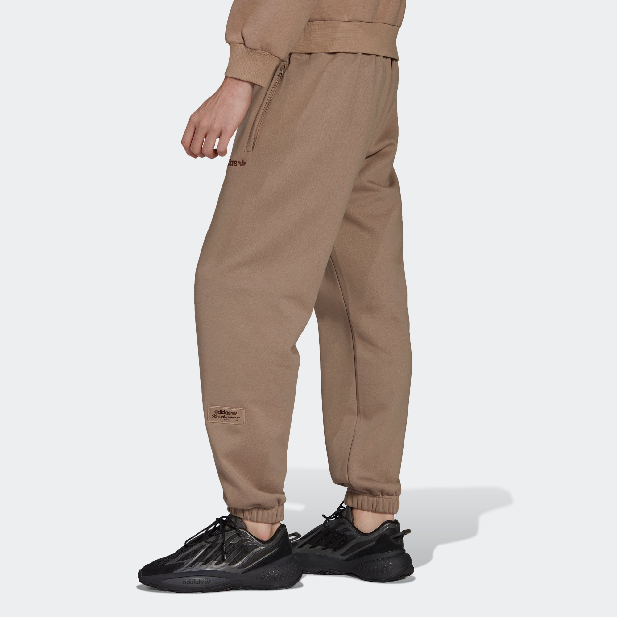 Men's adidas Originals Trefoil Linear Sweatpants Chalky Brown