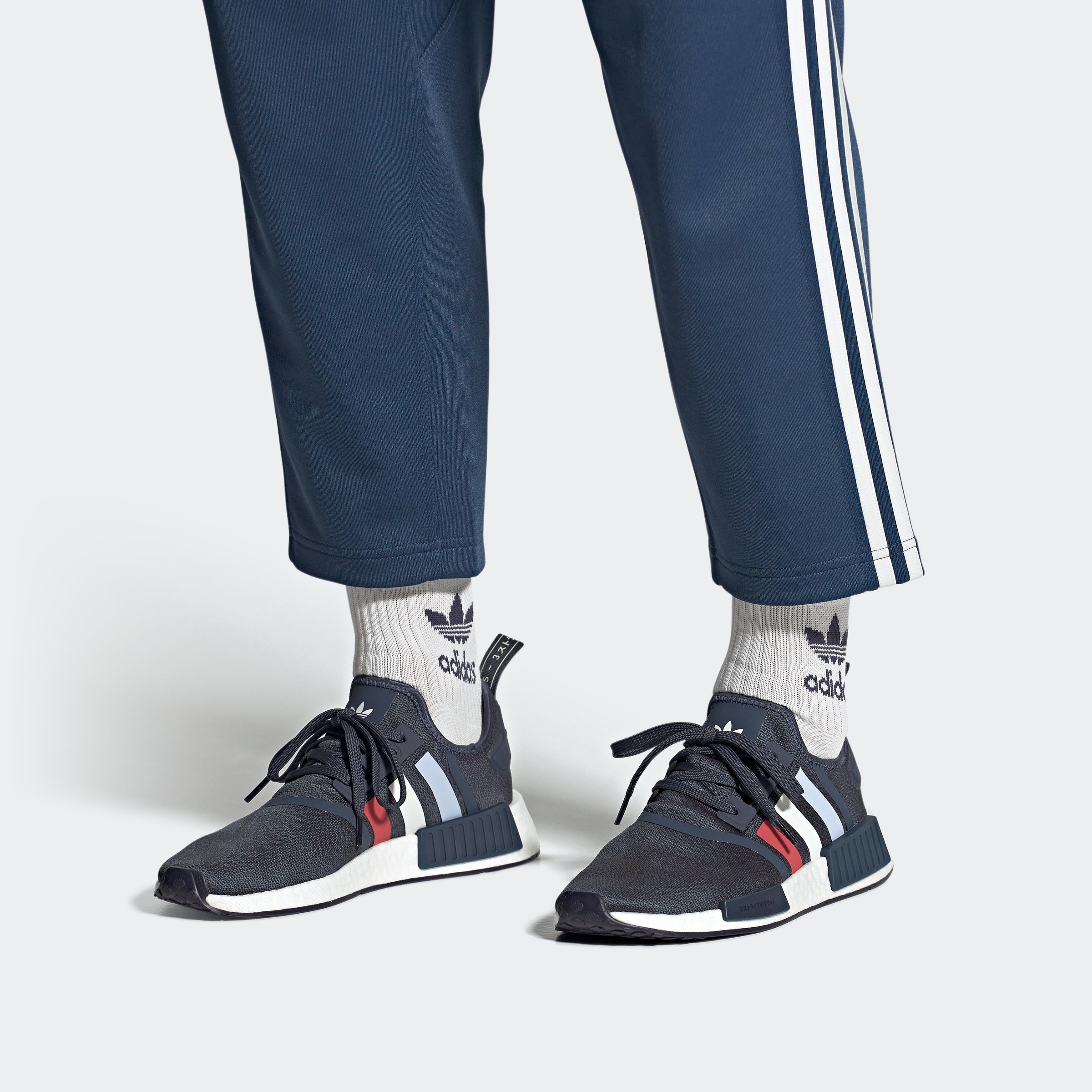 Men's adidas Originals NMD_R1 Shoes Navy