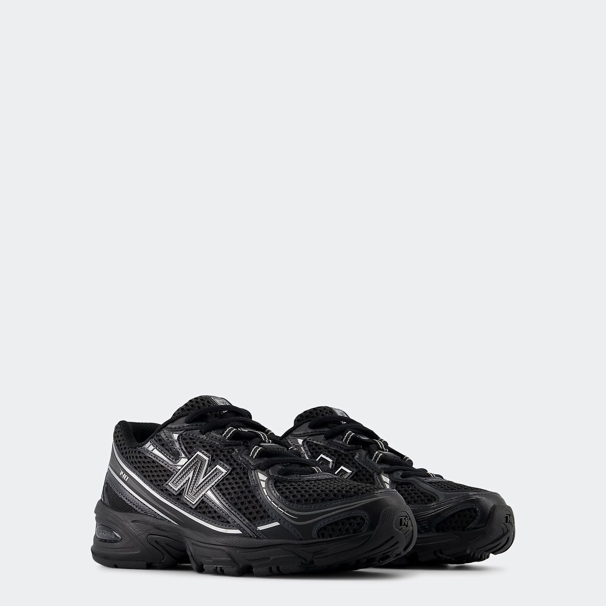 Big Kids New Balance 740 Bungee Shoes Black / Silver Metallic