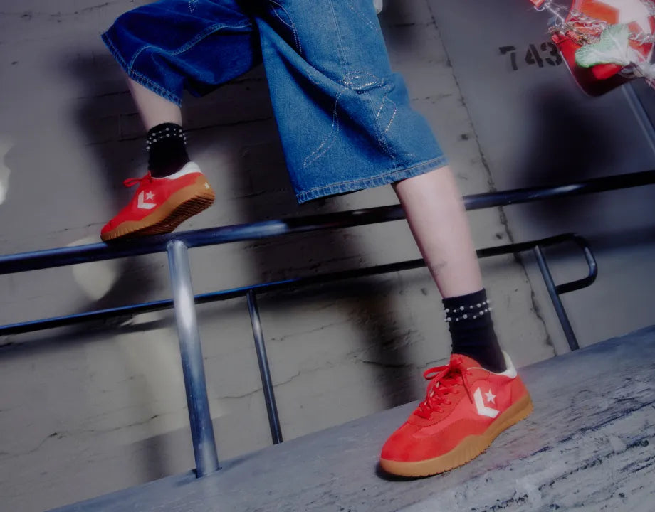 Unisex Converse Run Star Trainer Shoes Red / White / Honey