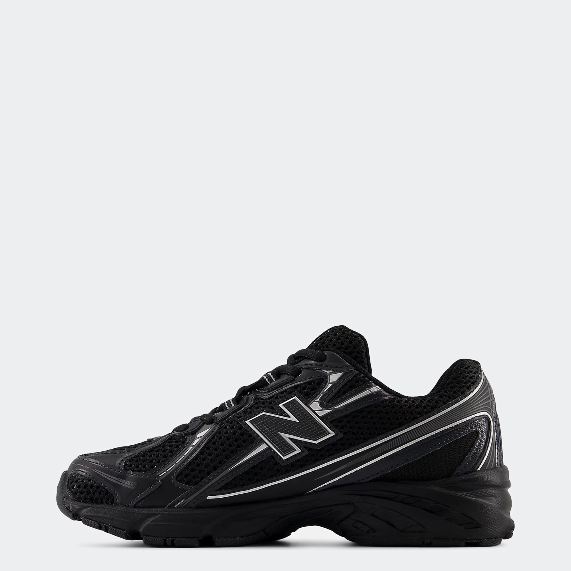 Men's New Balance 740 Shoes Black with Silver Metallic