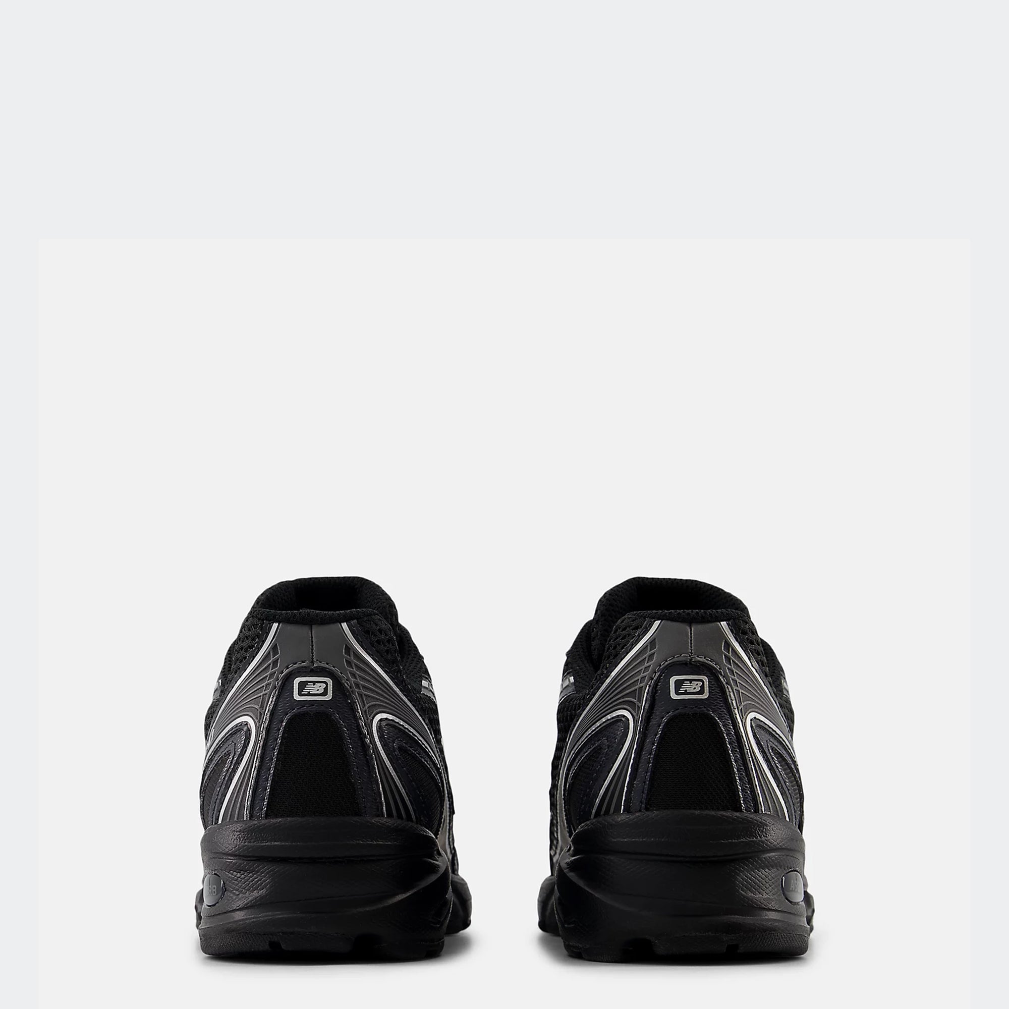 Men's New Balance 740 Shoes Black with Silver Metallic