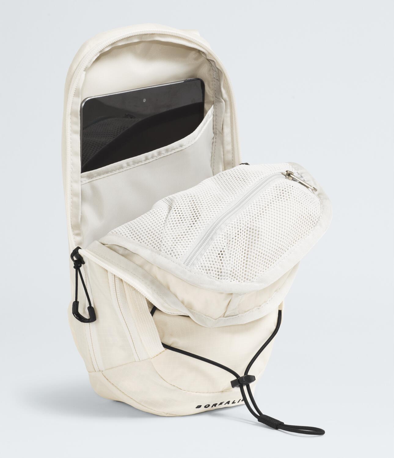 The North Face Borealis Sling Gardenia White / TNF Black