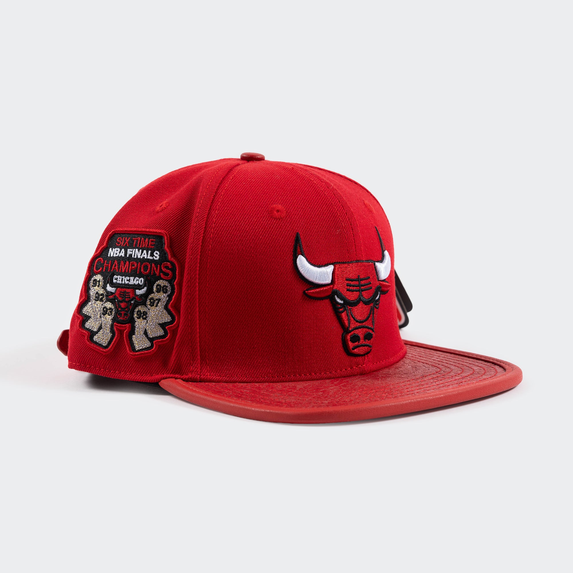 Pro Standard Chicago Bulls Strapback Hat Red