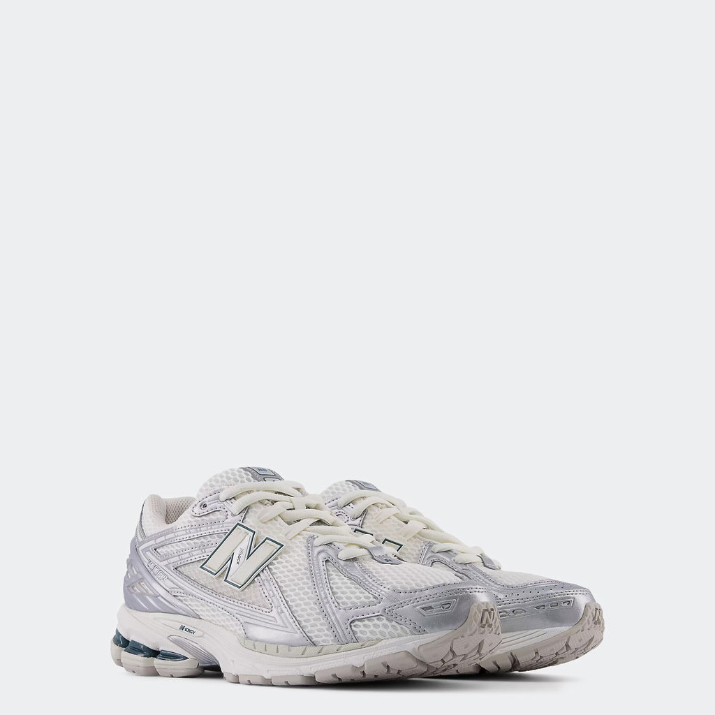 Unisex New Balance 1906R Shoes Silver Metallic