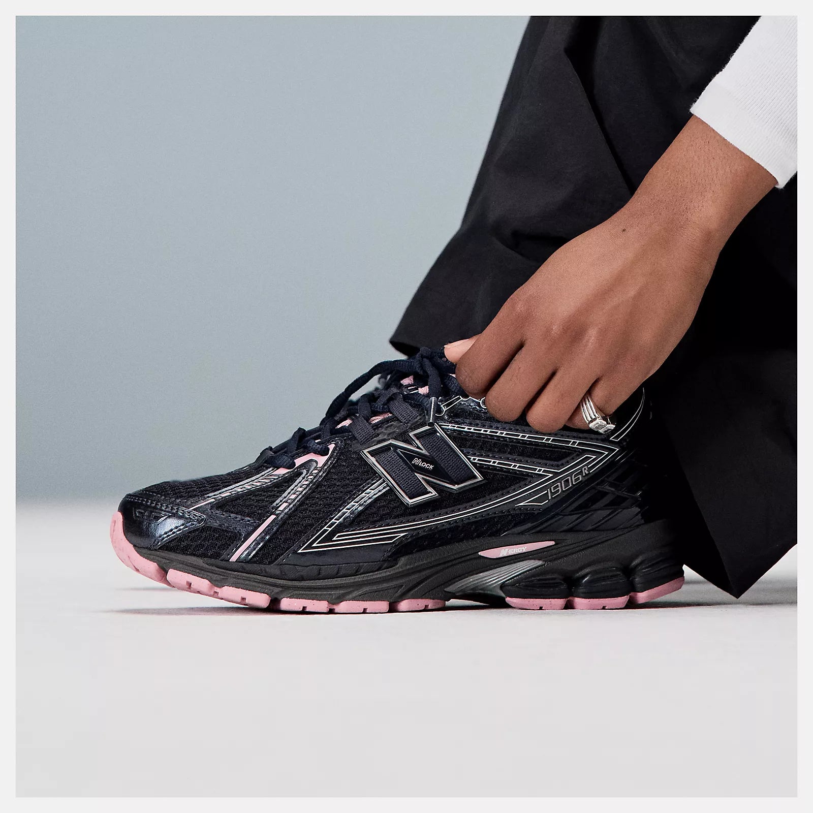 Unisex New Balance 1906R Shoes Eclipse / Pink Taffy