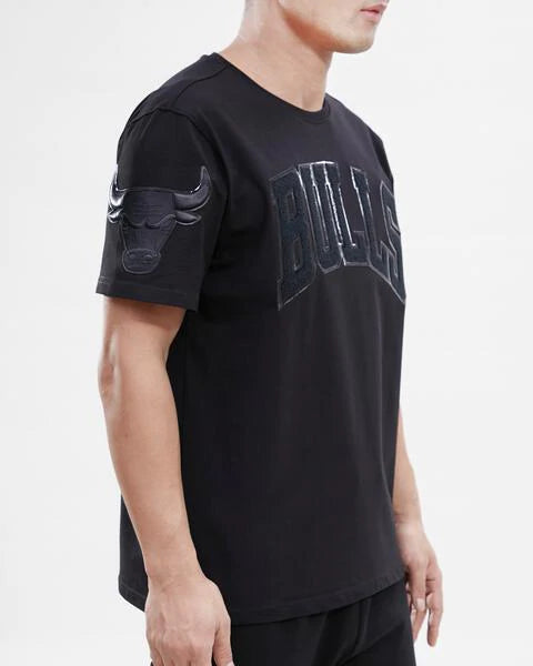 Men's Pro Standard Chicago Bulls Logo Shirt Triple Black