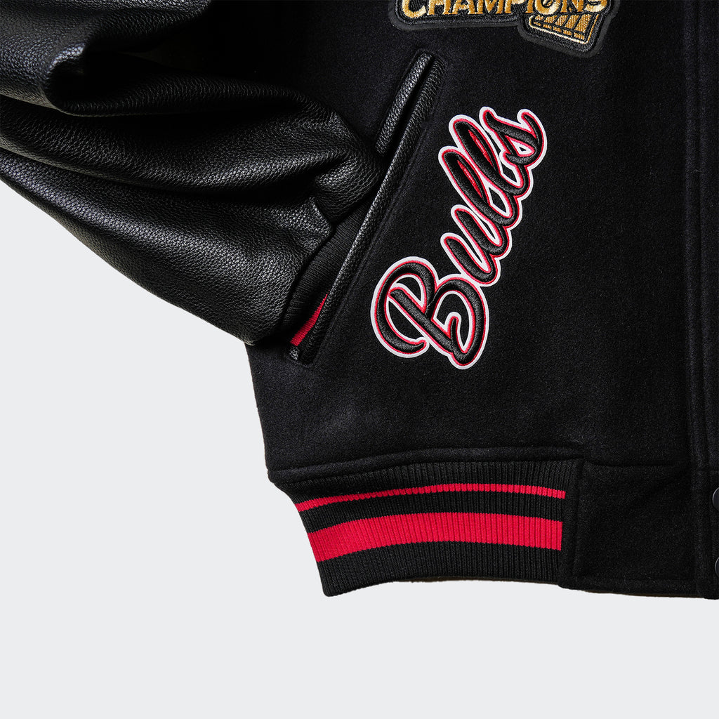 Men’s Pro Standard Chicago Bulls Mash Up Varsity Jacket Black