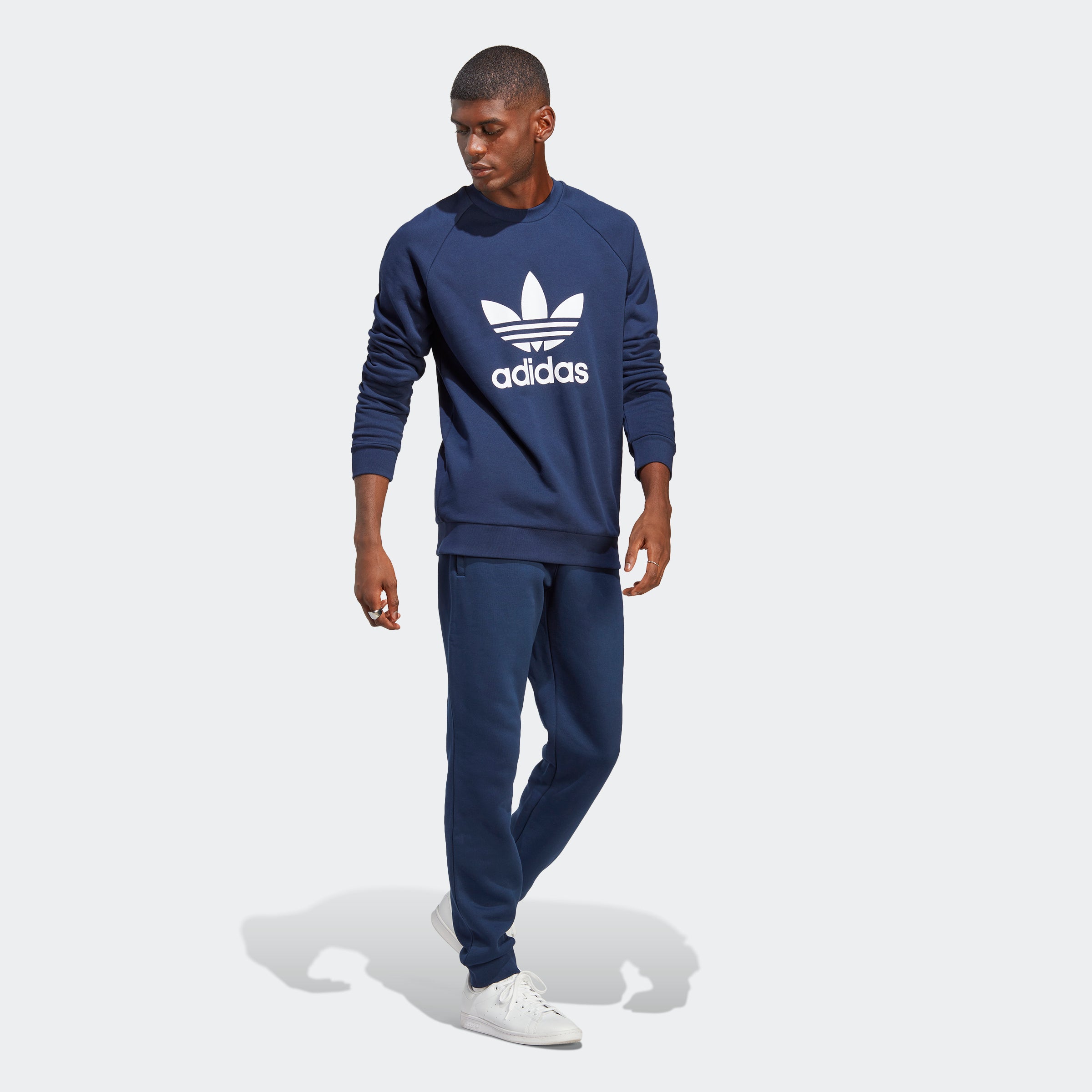 Men’s adidas Originals Adicolor Classics Trefoil Crewneck Sweatshirt Night Indigo
